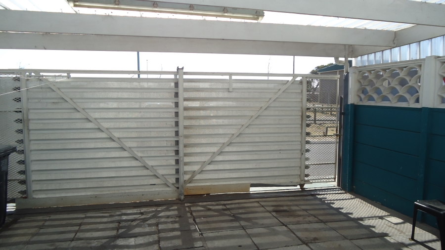 2 Bedroom Property for Sale in Pelican Park Western Cape